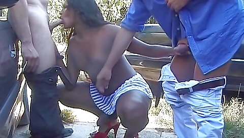 Trans and black chicks having awesome sex in the wild