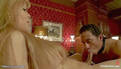 Latina threesome with hot brunette and a skinny slut