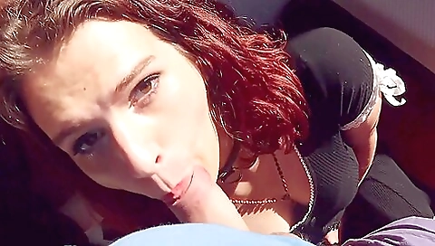 Trans woman gets a cock on her ass in amateur porn